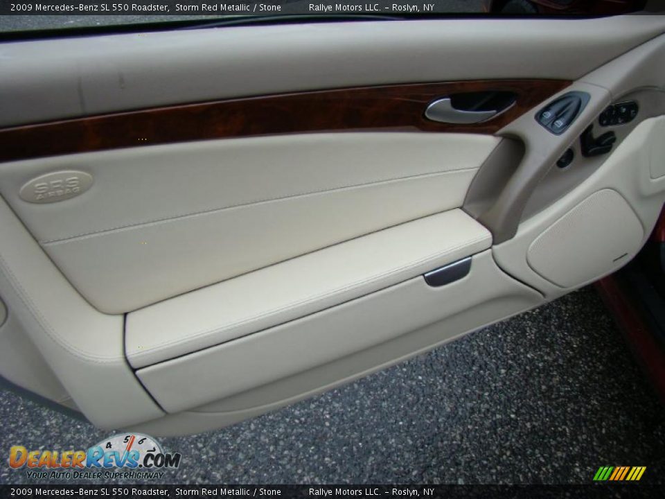 Door Panel of 2009 Mercedes-Benz SL 550 Roadster Photo #7