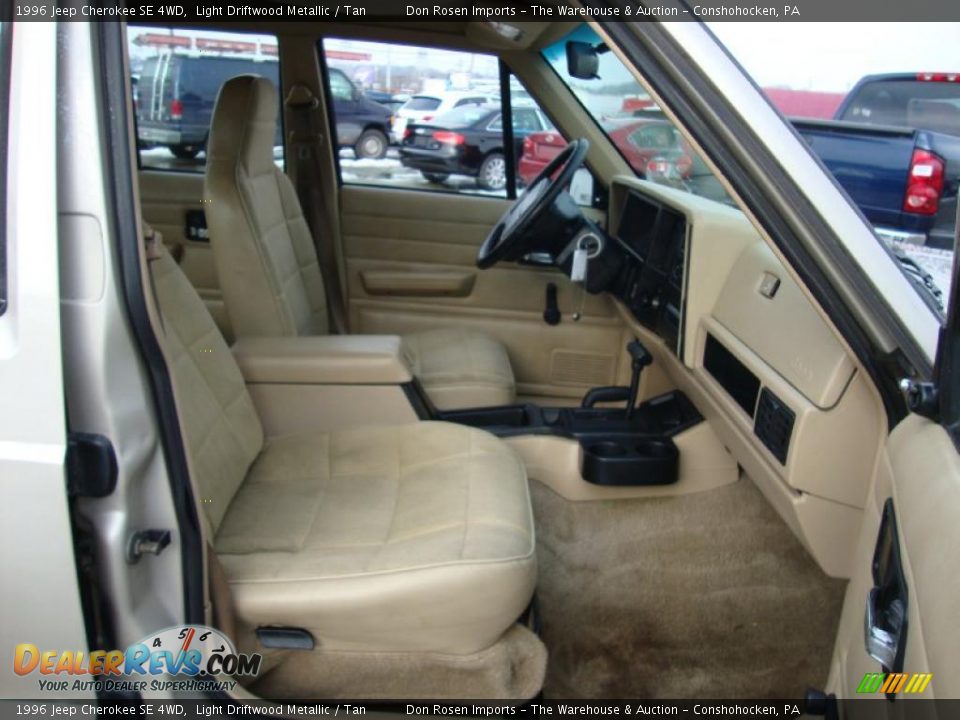 Tan Interior - 1996 Jeep Cherokee SE 4WD Photo #19