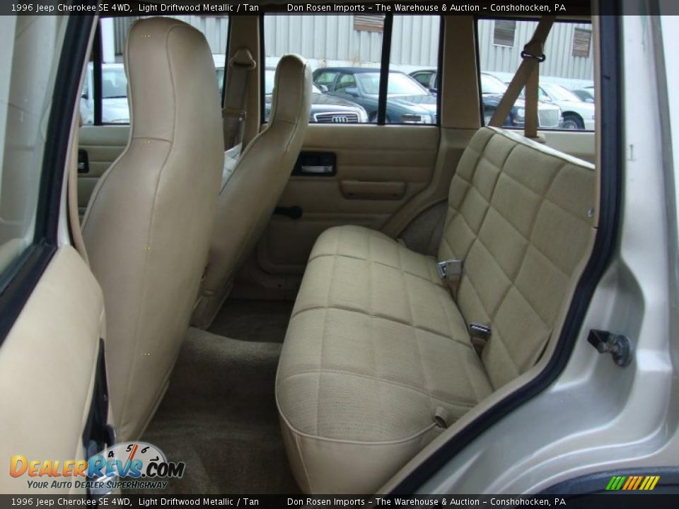 Tan Interior - 1996 Jeep Cherokee SE 4WD Photo #23