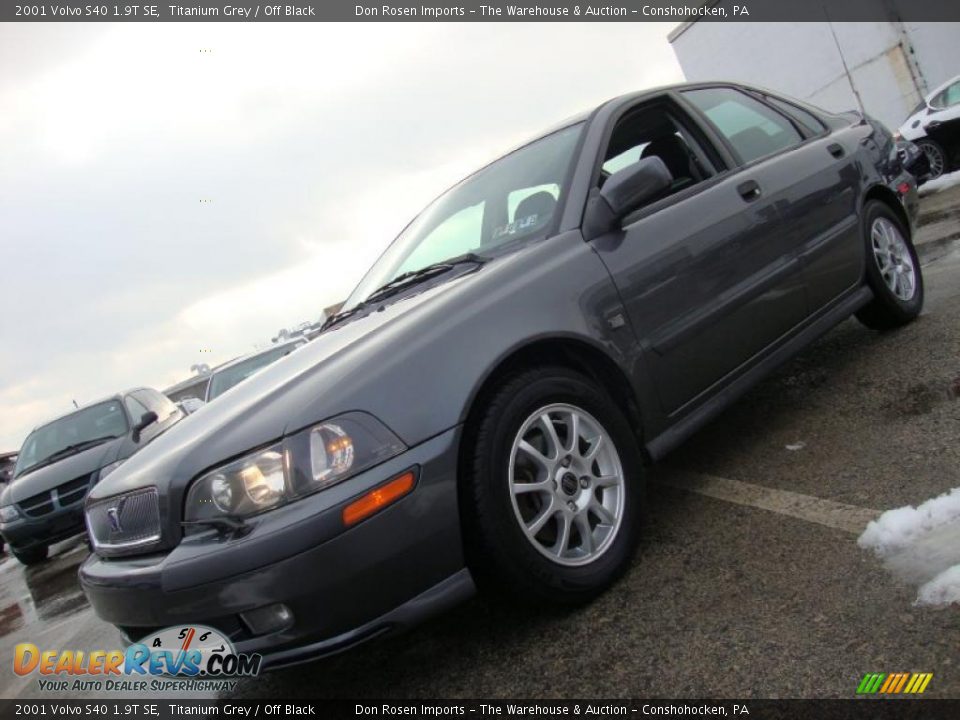 2001 Volvo S40 1.9T SE Titanium Grey / Off Black Photo #1