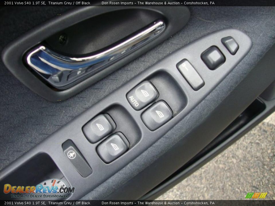 2001 Volvo S40 1.9T SE Titanium Grey / Off Black Photo #15