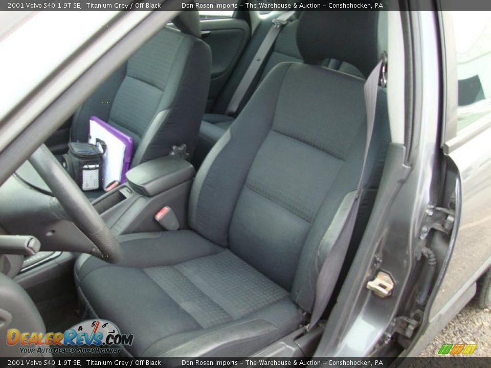 2001 Volvo S40 1.9T SE Titanium Grey / Off Black Photo #18