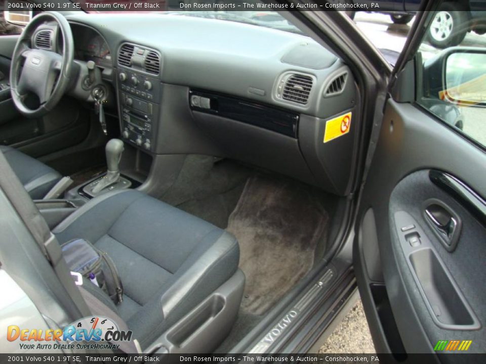 2001 Volvo S40 1.9T SE Titanium Grey / Off Black Photo #19