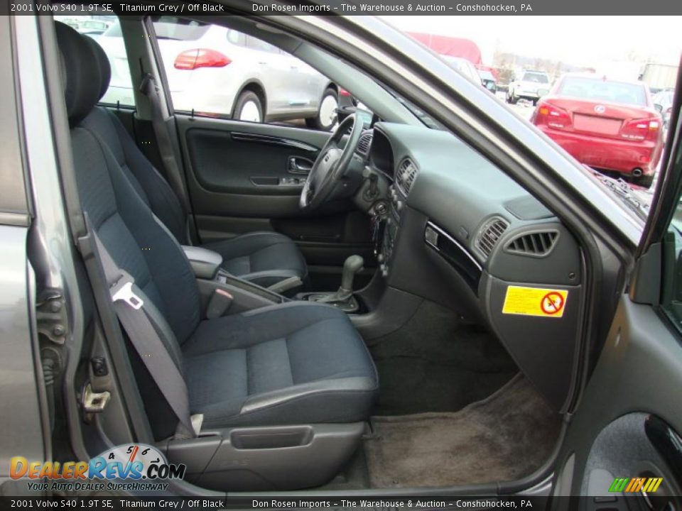 Off Black Interior - 2001 Volvo S40 1.9T SE Photo #21