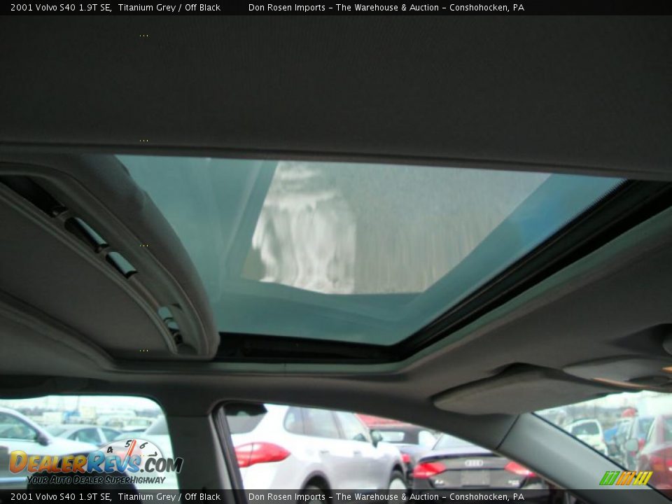 2001 Volvo S40 1.9T SE Titanium Grey / Off Black Photo #22