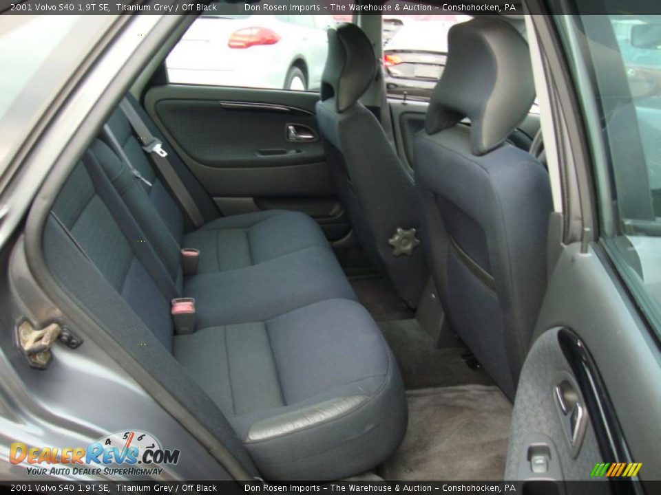 Off Black Interior - 2001 Volvo S40 1.9T SE Photo #24