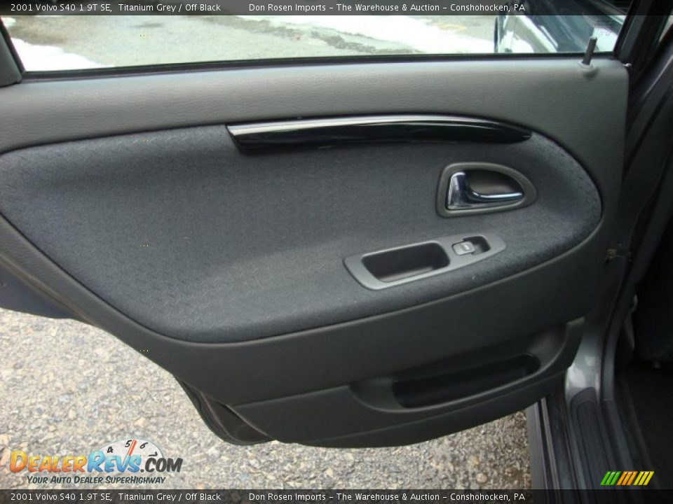 2001 Volvo S40 1.9T SE Titanium Grey / Off Black Photo #27