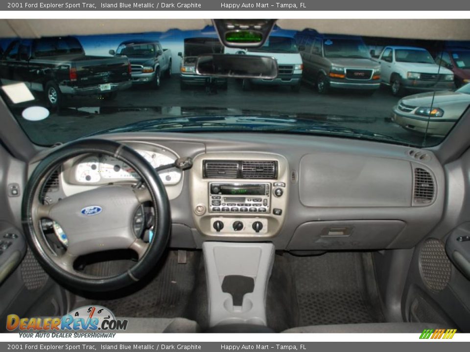 Dashboard of 2001 Ford Explorer Sport Trac  Photo #14