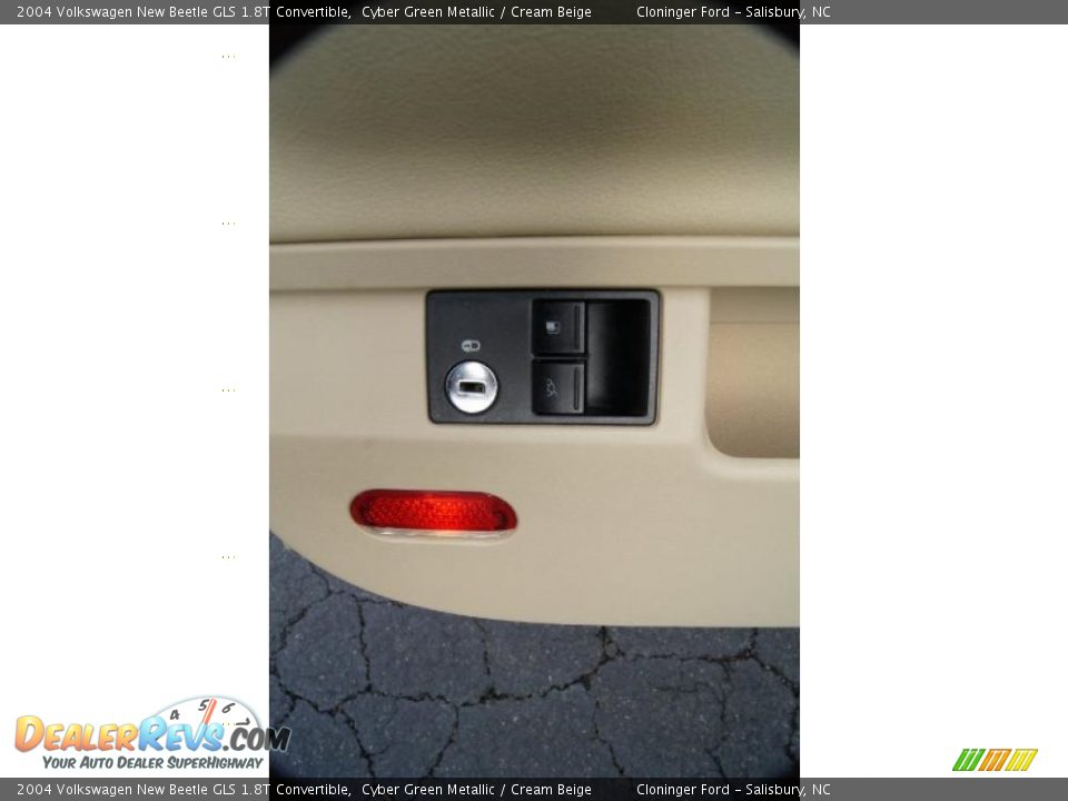 2004 Volkswagen New Beetle GLS 1.8T Convertible Cyber Green Metallic / Cream Beige Photo #19