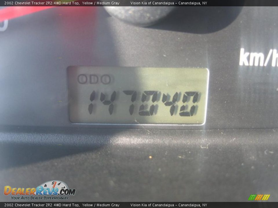2002 Chevrolet Tracker ZR2 4WD Hard Top Yellow / Medium Gray Photo #3