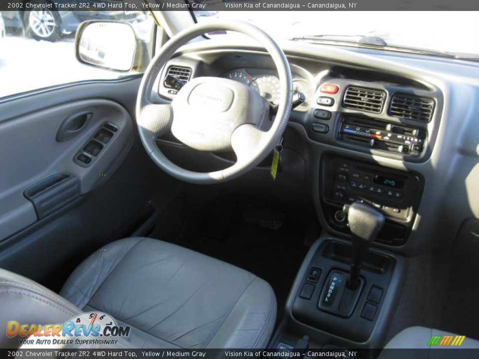 Dashboard of 2002 Chevrolet Tracker ZR2 4WD Hard Top Photo #6