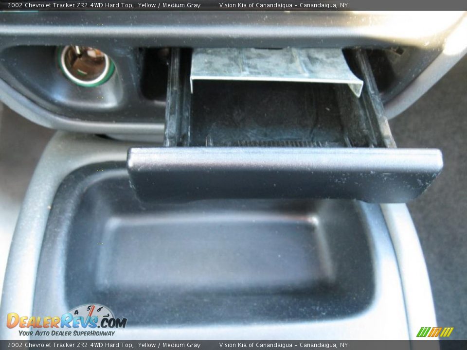 2002 Chevrolet Tracker ZR2 4WD Hard Top Yellow / Medium Gray Photo #8