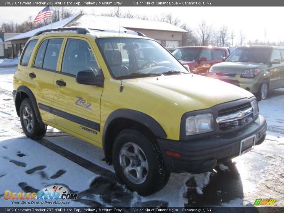 2002 Chevrolet Tracker ZR2 4WD Hard Top Yellow / Medium Gray Photo #13
