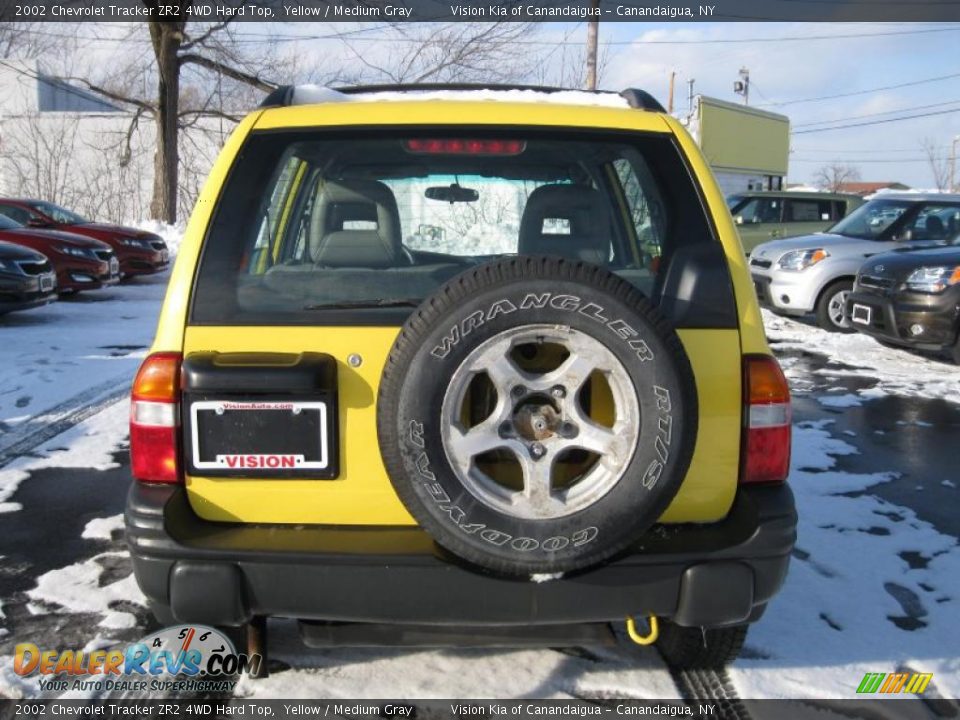 2002 Chevrolet Tracker ZR2 4WD Hard Top Yellow / Medium Gray Photo #15