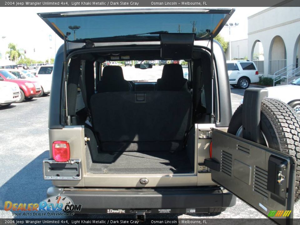 2004 Jeep Wrangler Unlimited 4x4 Light Khaki Metallic / Dark Slate Gray Photo #11