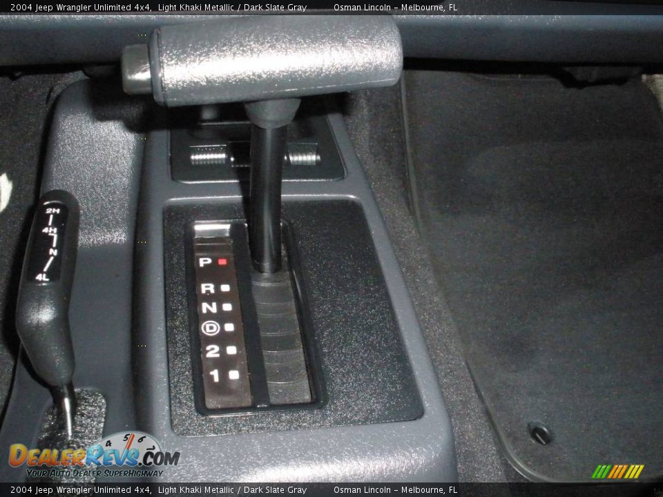 2004 Jeep Wrangler Unlimited 4x4 Light Khaki Metallic / Dark Slate Gray Photo #12