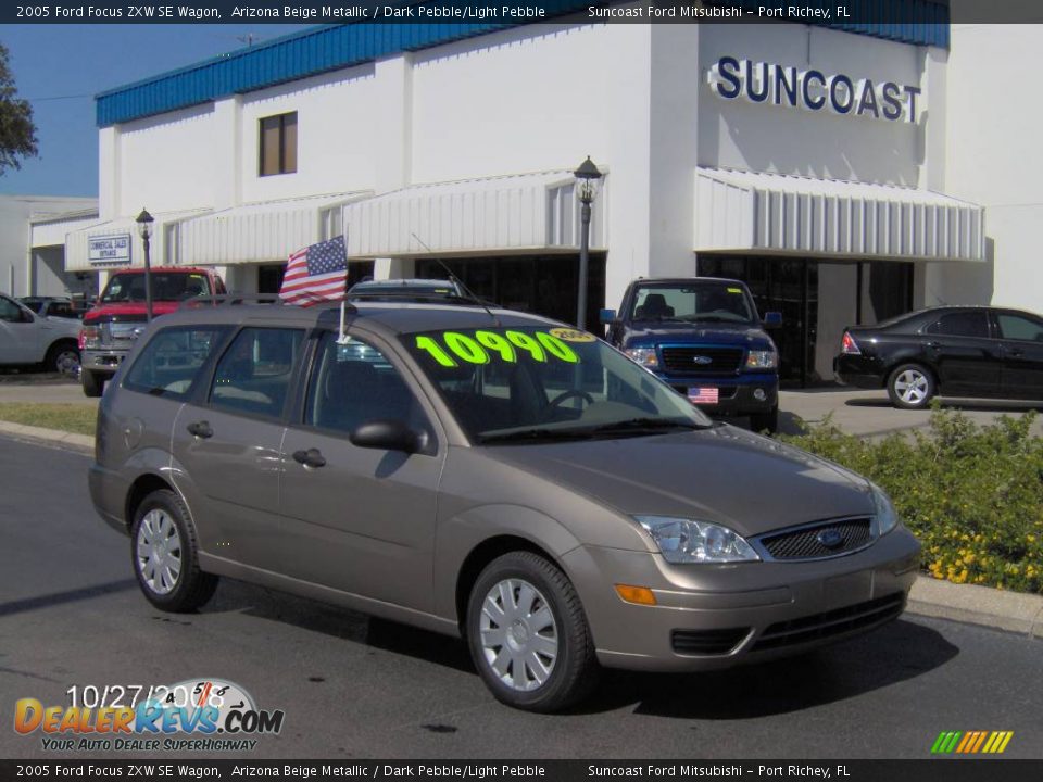 2005 Ford Focus ZXW SE Wagon Arizona Beige Metallic / Dark Pebble/Light Pebble Photo #1