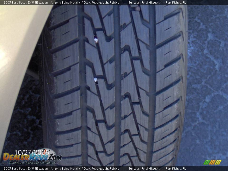 2005 Ford Focus ZXW SE Wagon Arizona Beige Metallic / Dark Pebble/Light Pebble Photo #9