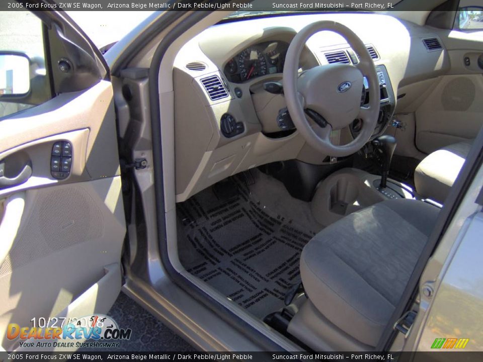 2005 Ford Focus ZXW SE Wagon Arizona Beige Metallic / Dark Pebble/Light Pebble Photo #13