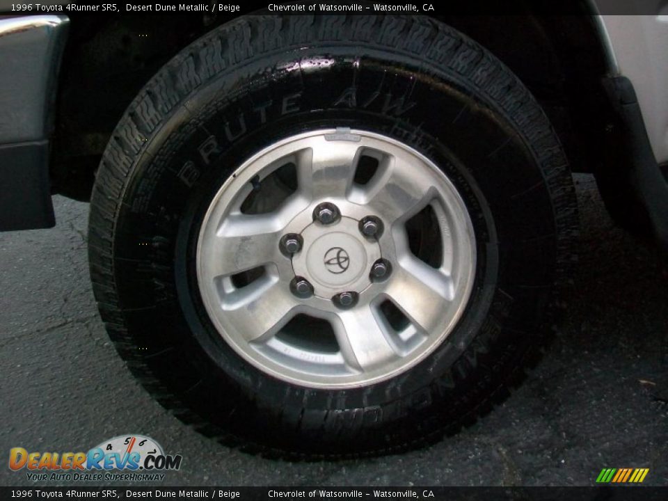 1996 Toyota 4Runner SR5 Desert Dune Metallic / Beige Photo #9