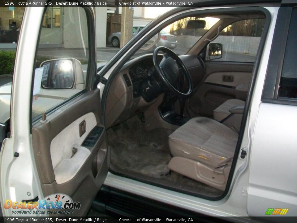 1996 Toyota 4Runner SR5 Desert Dune Metallic / Beige Photo #11