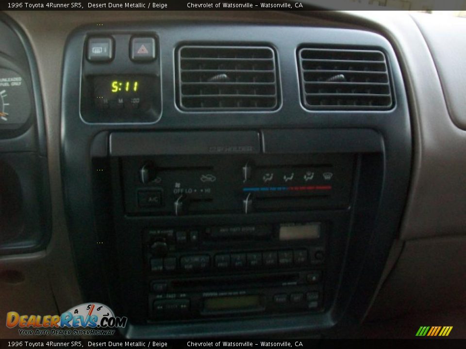 1996 Toyota 4Runner SR5 Desert Dune Metallic / Beige Photo #15