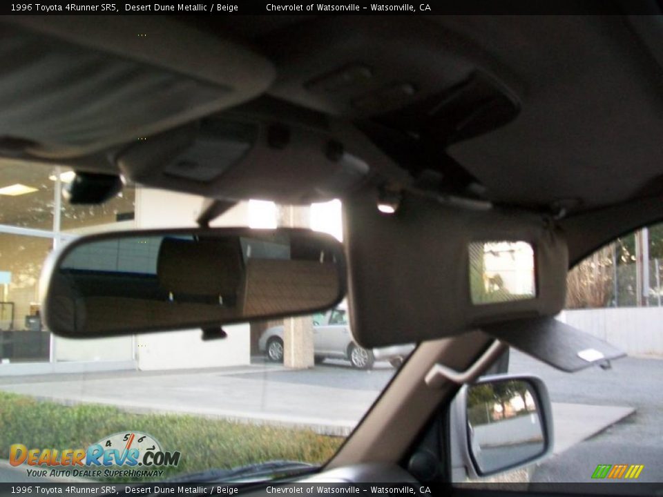 1996 Toyota 4Runner SR5 Desert Dune Metallic / Beige Photo #18