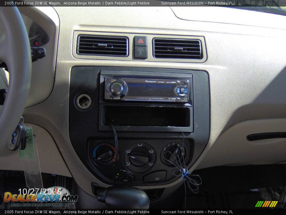 2005 Ford Focus ZXW SE Wagon Arizona Beige Metallic / Dark Pebble/Light Pebble Photo #15