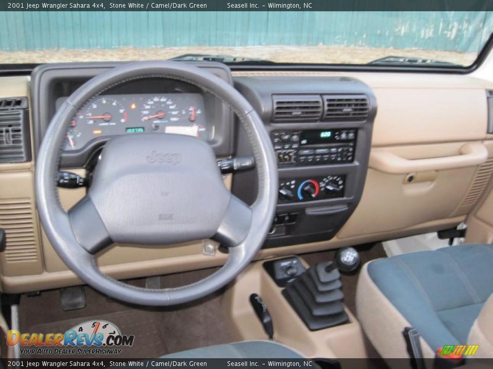 Dashboard of 2001 Jeep Wrangler Sahara 4x4 Photo #12