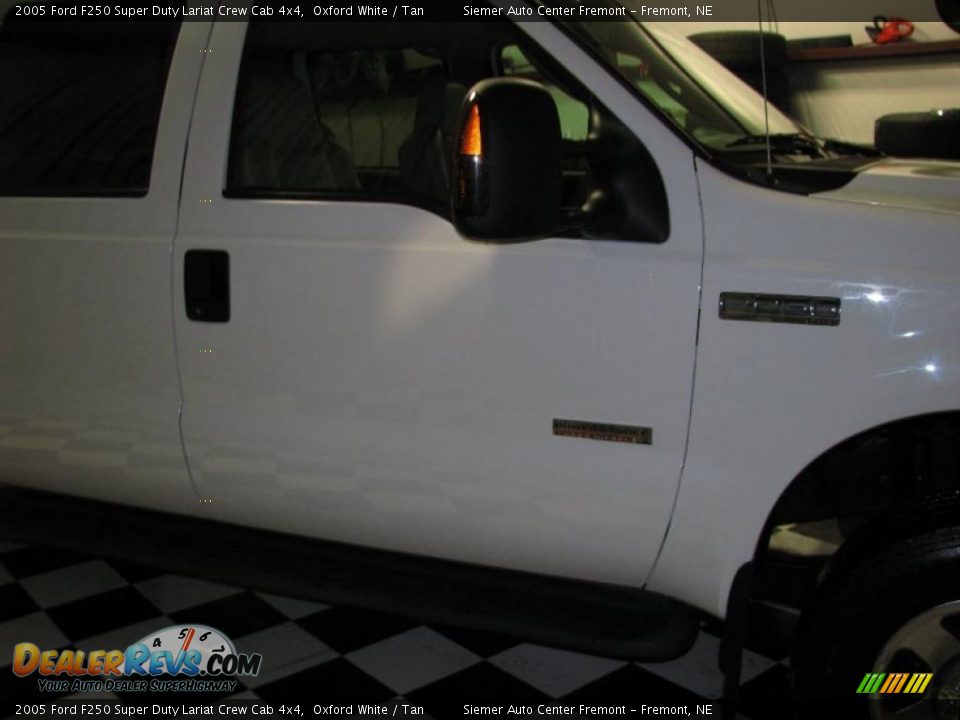 2005 Ford F250 Super Duty Lariat Crew Cab 4x4 Oxford White / Tan Photo #9