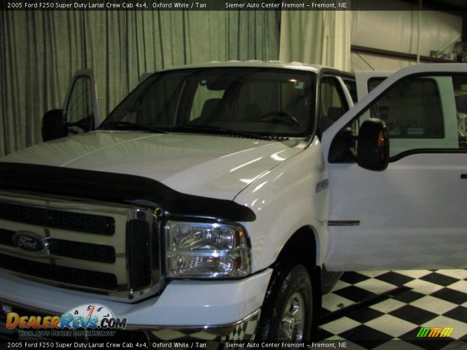 2005 Ford F250 Super Duty Lariat Crew Cab 4x4 Oxford White / Tan Photo #18