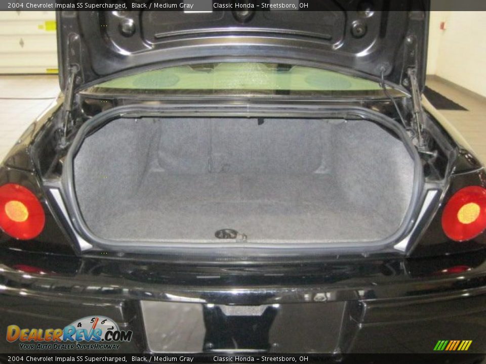 2004 Chevrolet Impala SS Supercharged Trunk Photo #11