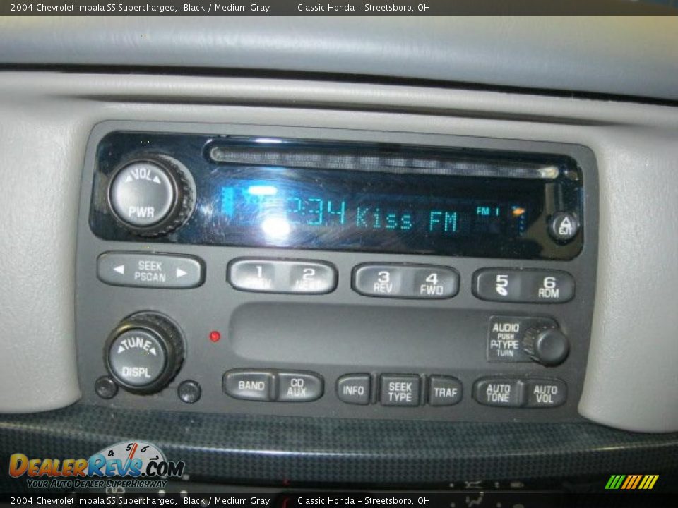 Controls of 2004 Chevrolet Impala SS Supercharged Photo #28