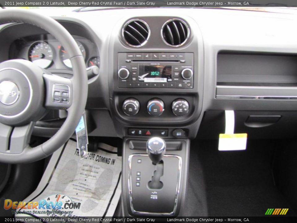 Controls of 2011 Jeep Compass 2.0 Latitude Photo #11