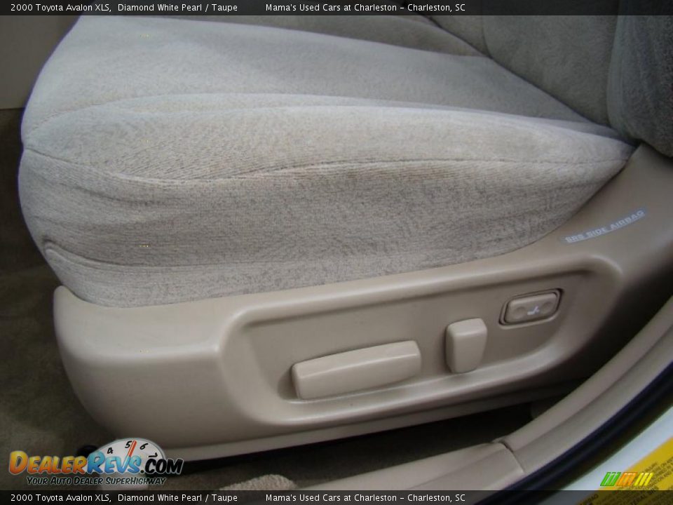 2000 Toyota Avalon XLS Diamond White Pearl / Taupe Photo #10