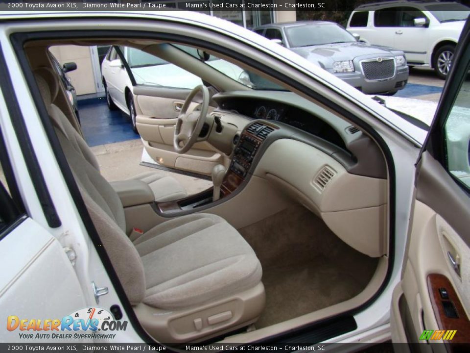2000 Toyota Avalon XLS Diamond White Pearl / Taupe Photo #13