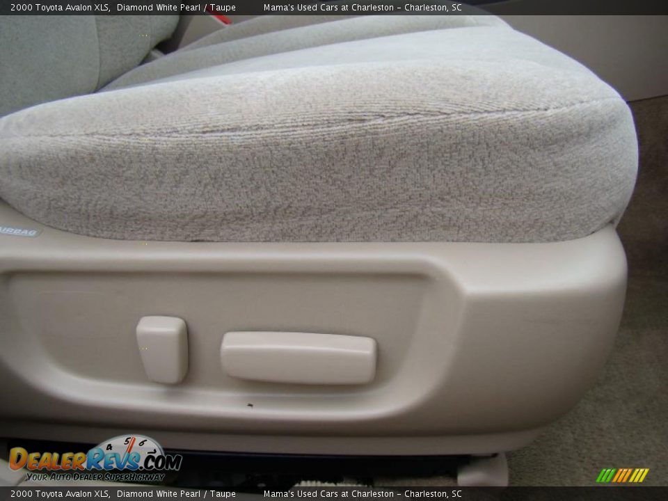 2000 Toyota Avalon XLS Diamond White Pearl / Taupe Photo #14