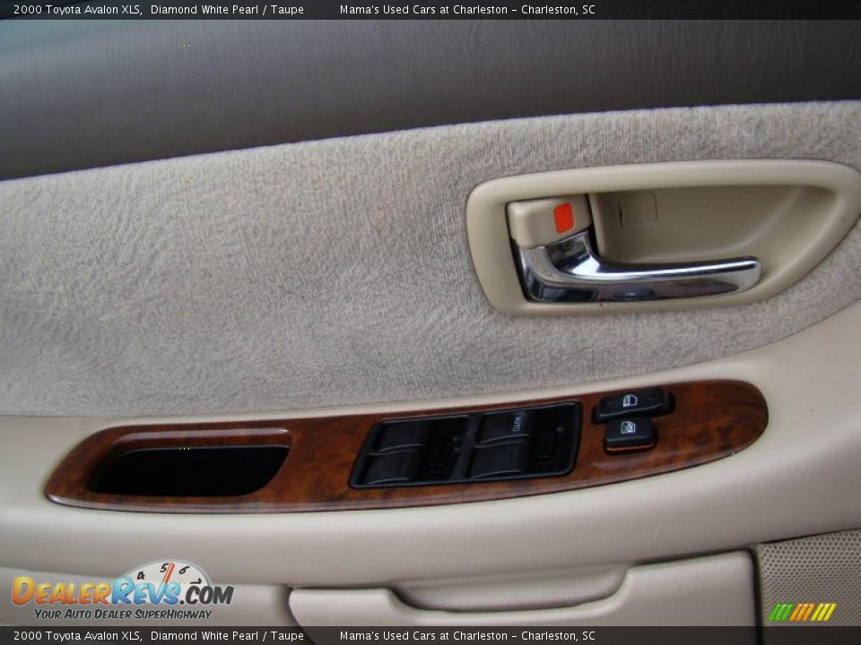 2000 Toyota Avalon XLS Diamond White Pearl / Taupe Photo #20