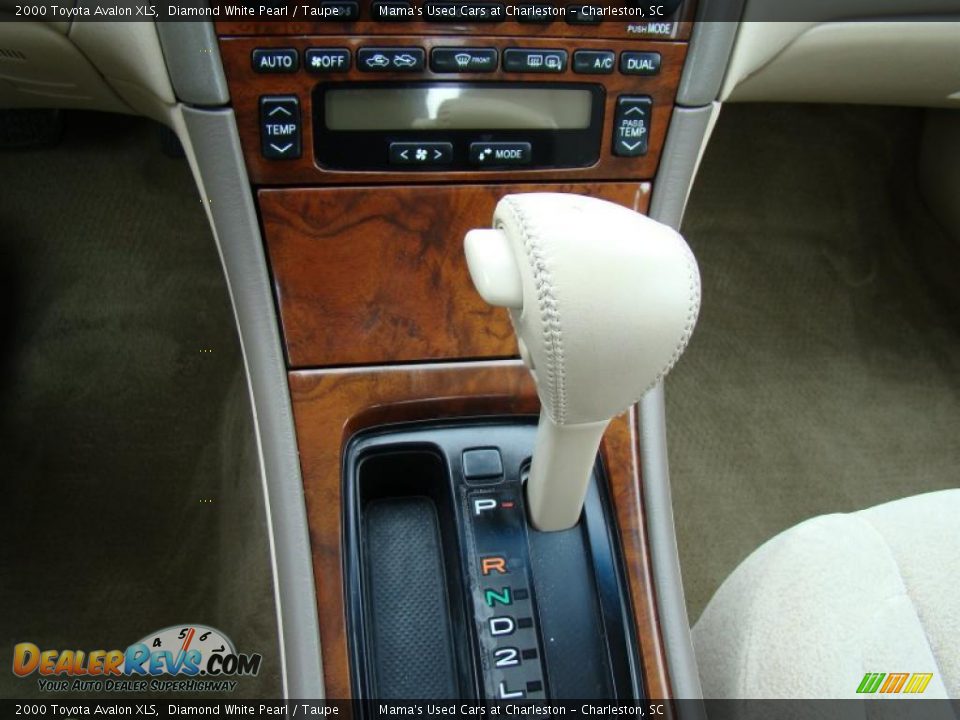 2000 Toyota Avalon XLS Diamond White Pearl / Taupe Photo #22