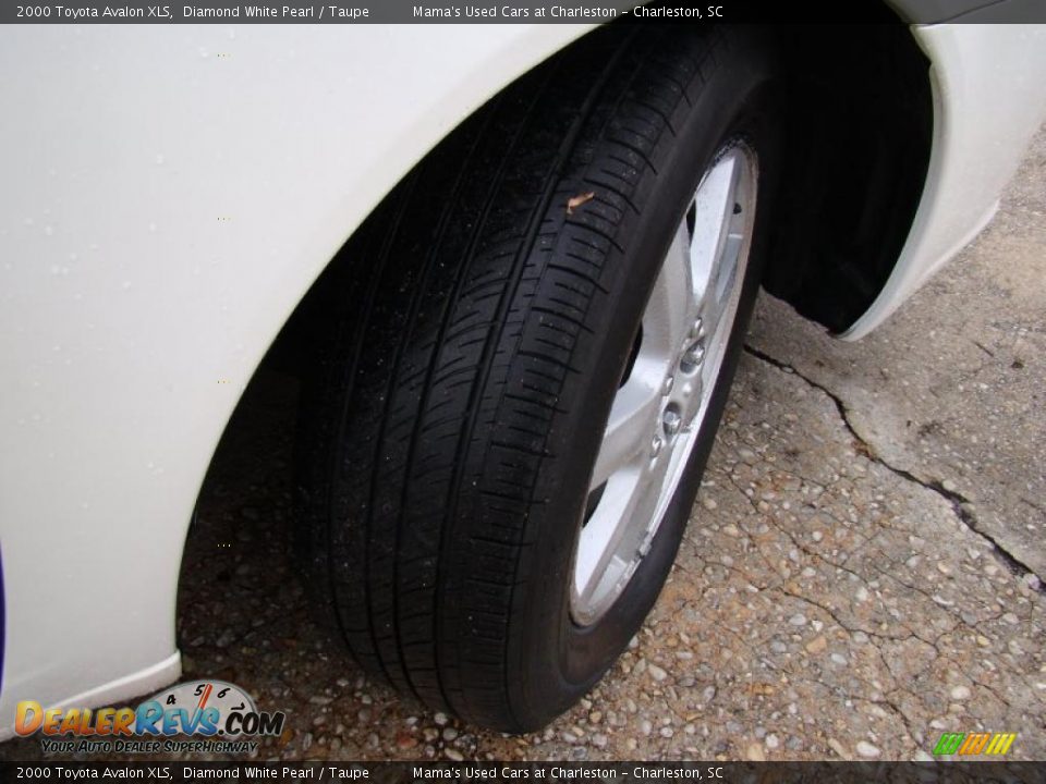 2000 Toyota Avalon XLS Diamond White Pearl / Taupe Photo #29