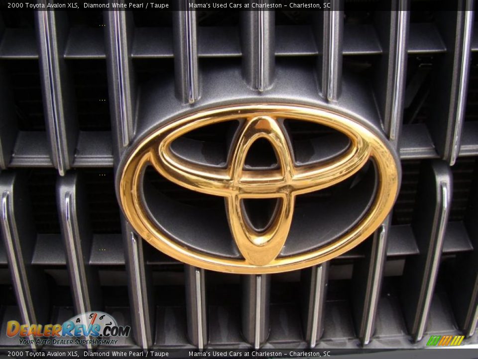 2000 Toyota Avalon XLS Diamond White Pearl / Taupe Photo #35