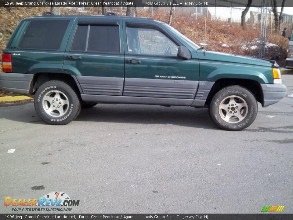 1996 Jeep Grand Cherokee Laredo 4x4 Forest Green Pearlcoat / Agate Photo #7