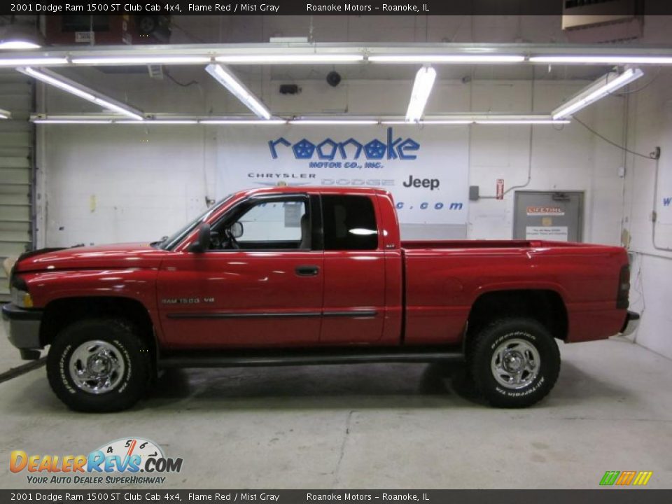 2001 Dodge Ram 1500 ST Club Cab 4x4 Flame Red / Mist Gray Photo #1