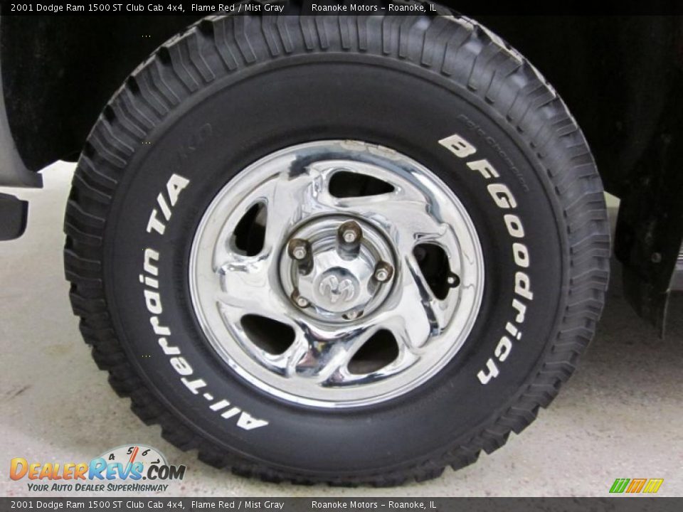 2001 Dodge Ram 1500 ST Club Cab 4x4 Flame Red / Mist Gray Photo #13
