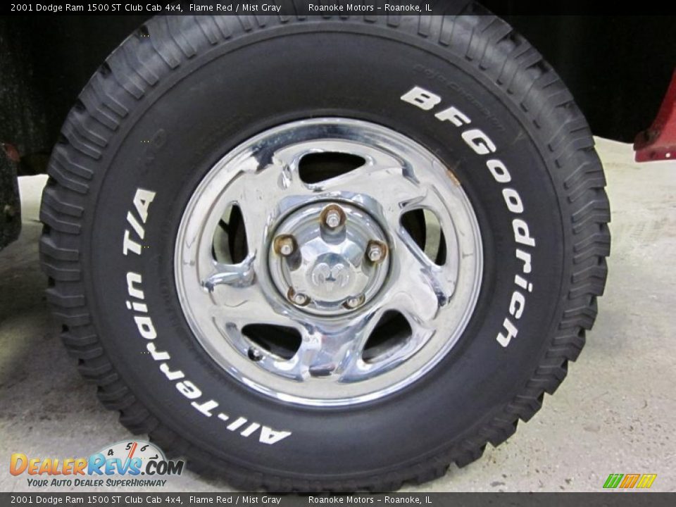 2001 Dodge Ram 1500 ST Club Cab 4x4 Flame Red / Mist Gray Photo #14