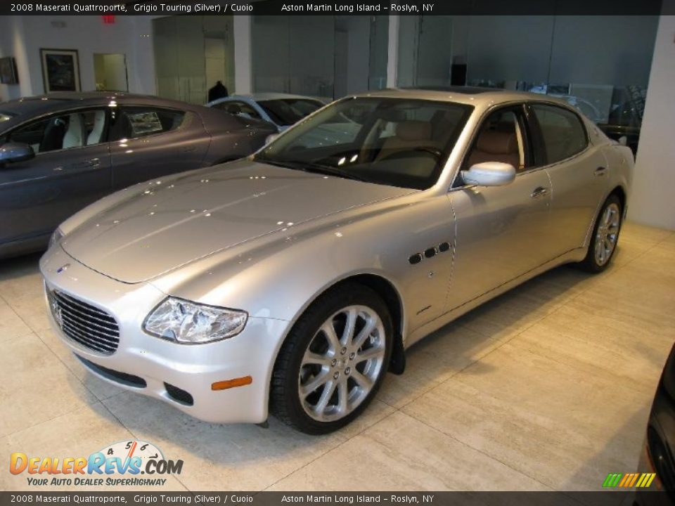 Front 3/4 View of 2008 Maserati Quattroporte  Photo #3