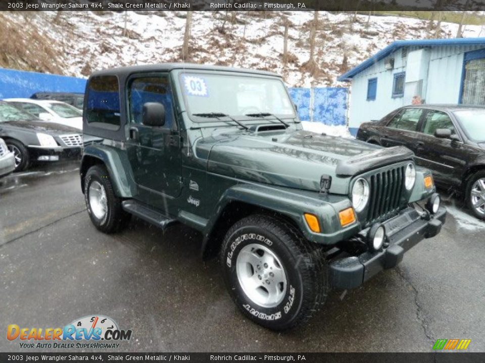 Front 3/4 View of 2003 Jeep Wrangler Sahara 4x4 Photo #7