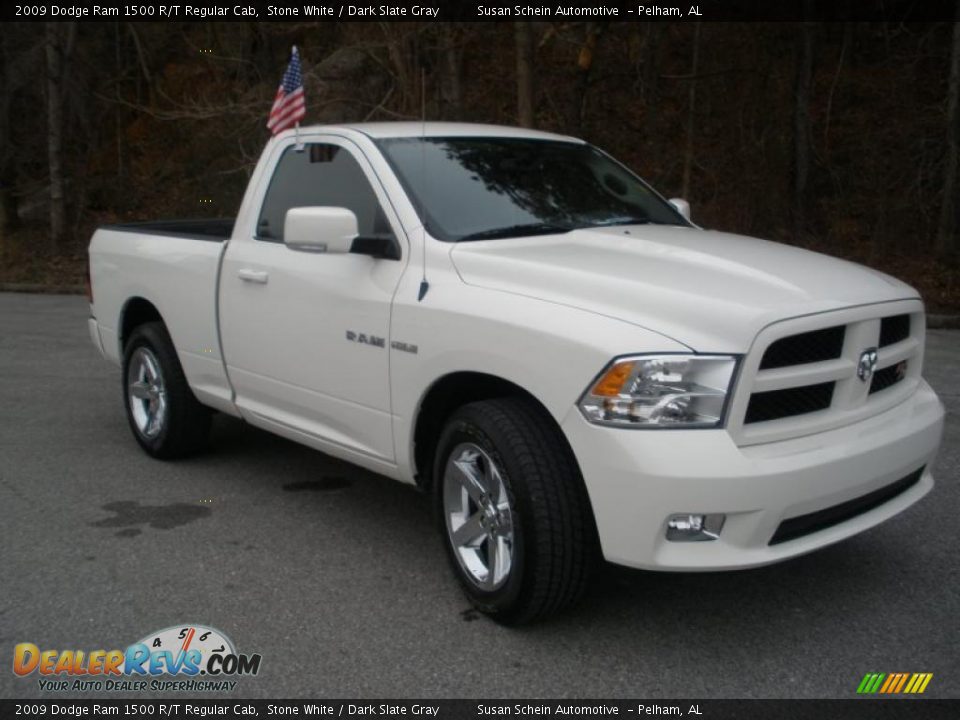 Front 3/4 View of 2009 Dodge Ram 1500 R/T Regular Cab Photo #1