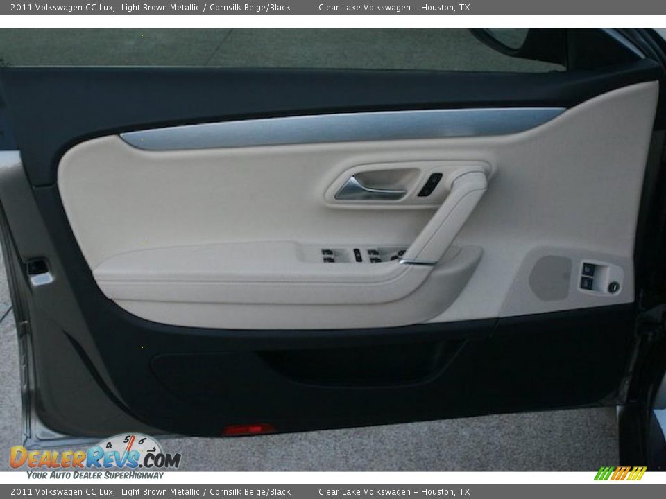 Door Panel of 2011 Volkswagen CC Lux Photo #8