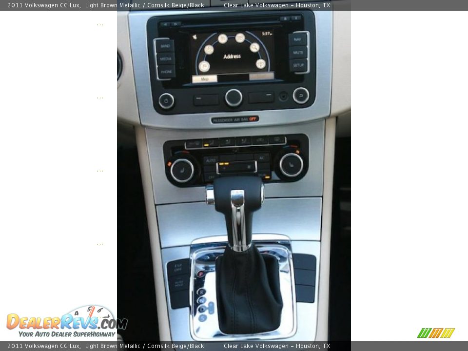 Controls of 2011 Volkswagen CC Lux Photo #15